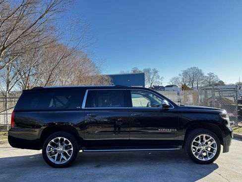 Used 2016 Chevrolet Suburban LTZ image 4