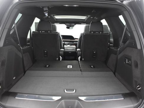 Certified 2024 Cadillac Escalade Premium Luxury w/ Performance Package AWD/4WD image 34