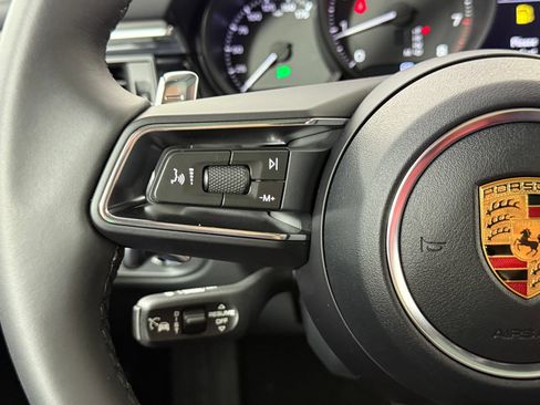 Certified 2026 Porsche Macan AWD/4WD image 17