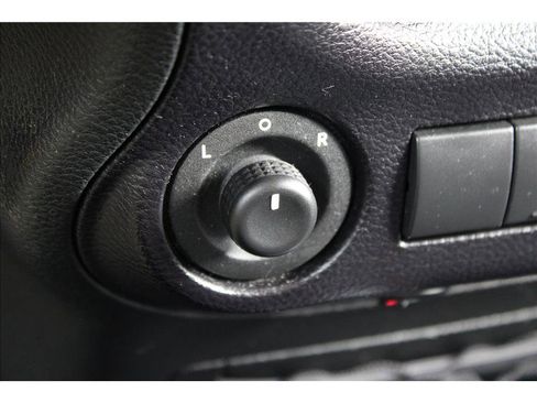 Used 2015 Jeep Wrangler Unlimited Sahara w/ Connectivity Group image 25