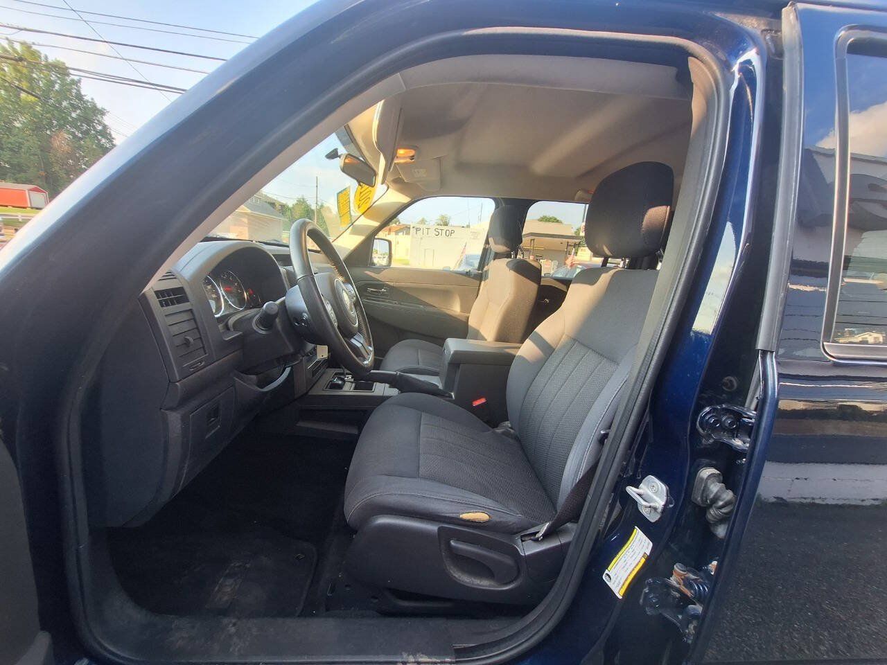 Used 2012 Jeep Liberty Sport w/ Popular Equipment Group AWD/4WD image 15