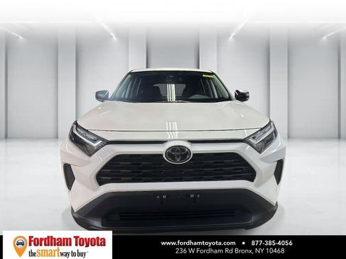 Used 2024 Toyota RAV4 LE image 9