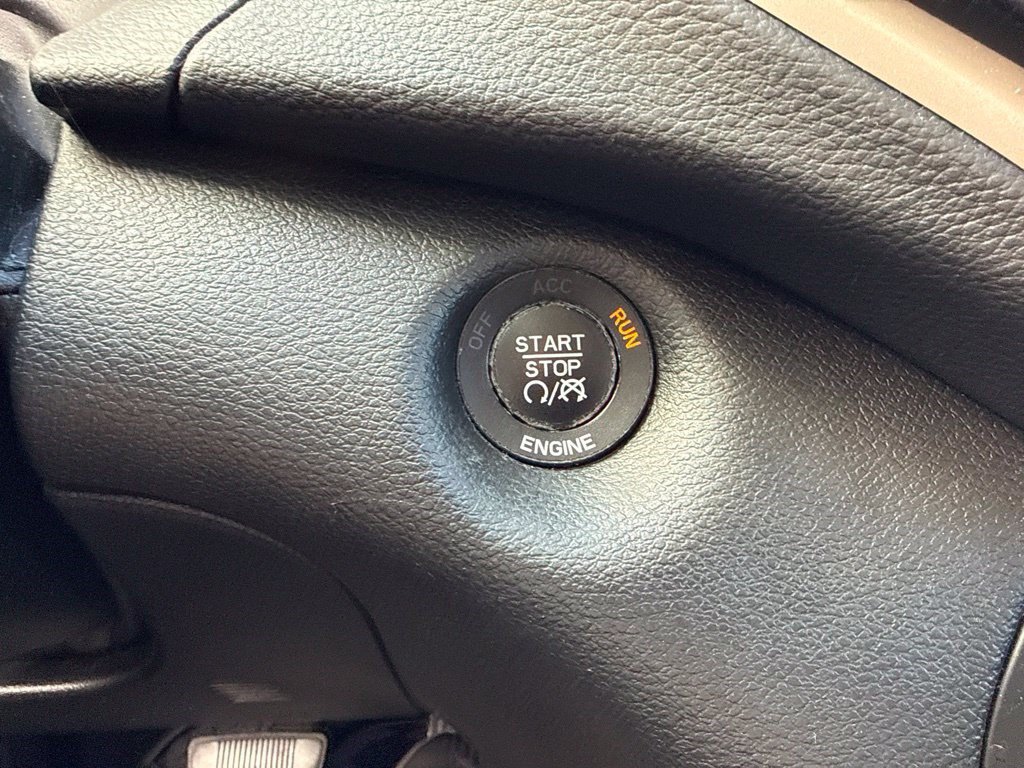 Used 2015 Jeep Cherokee Latitude w/ Comfort/Convenience Group FWD image 15