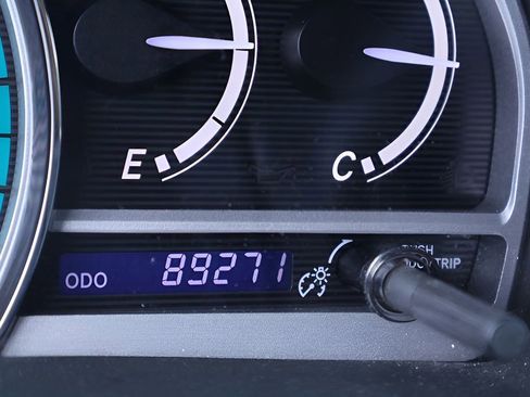 Used 2015 Toyota Venza LE image 23