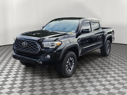 Used 2020 Toyota Tacoma TRD Off-Road w/ Technology Package AWD/4WD image 3