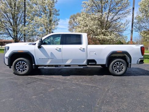 Used 2025 GMC Sierra 3500 SLE AWD/4WD image 3