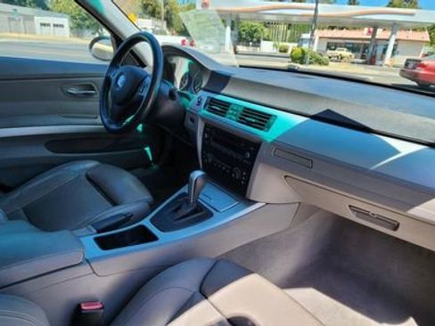 Used 2006 BMW 325i Sedan image 14
