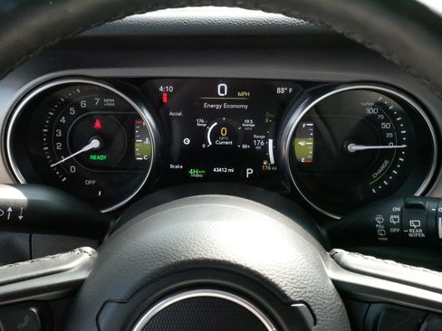 Used 2023 Jeep Wrangler Unlimited w/ Cold Weather Group AWD/4WD image 21