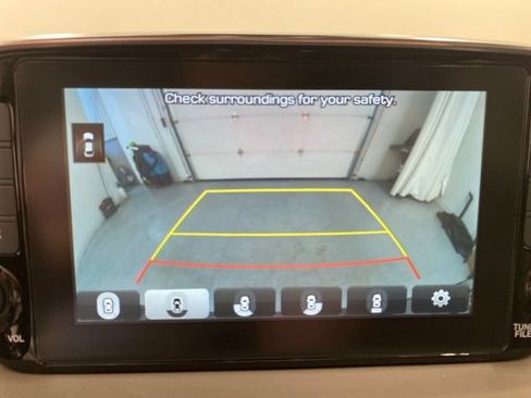 Used 2020 Hyundai Santa Fe Limited AWD/4WD image 23