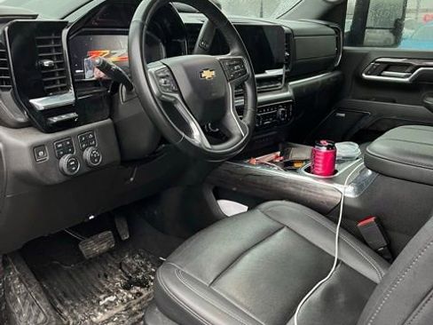 Used 2024 Chevrolet Silverado 2500 LTZ w/ LTZ Plus Package image 7