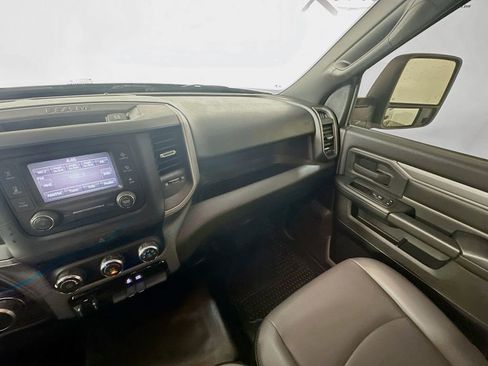 Used 2024 RAM 2500 Tradesman w/ Chrome Appearance Group image 11