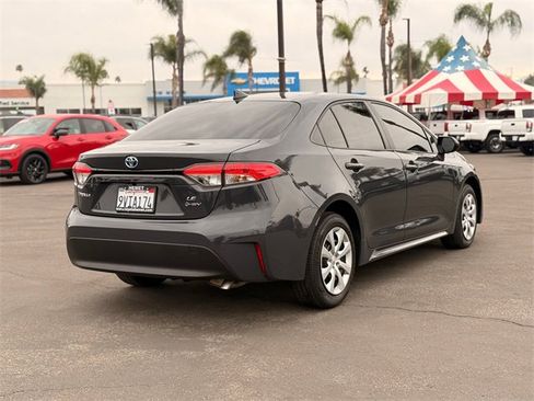 Used 2025 Toyota Corolla LE image 5