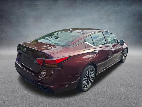 Used 2025 Nissan Altima 2.5 SV FWD image 7