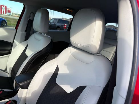 Used 2018 Jeep Compass Latitude image 18