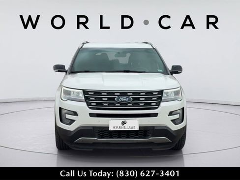 Used 2016 Ford Explorer XLT w/ Equipment Group 202A image 8