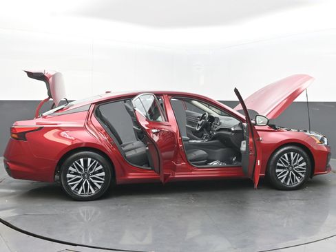 Used 2024 Nissan Altima 2.5 SV image 47