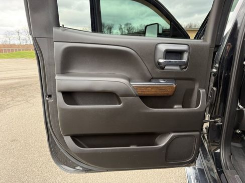 Used 2018 GMC Sierra 3500 Denali w/ Duramax Plus Package image 16