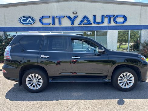 Used 2021 Lexus GX 460 Premium w/ Premium Package AWD/4WD image 3
