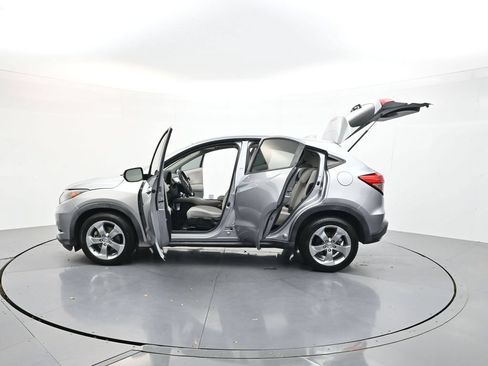 Used 2017 Honda HR-V EX image 35