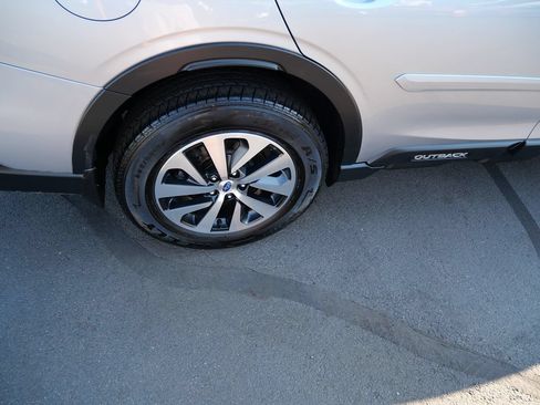 Used 2020 Subaru Outback Premium AWD/4WD image 32