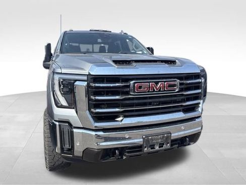 Used 2025 GMC Sierra 3500 SLT w/ SLT Premium Package AWD/4WD image 5