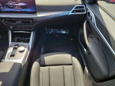 Used 2025 BMW M440i RWD image 15