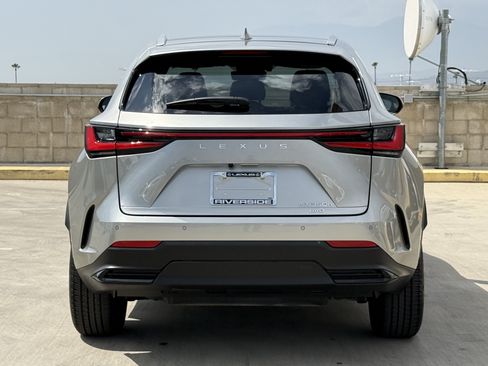 Used 2025 Lexus NX 350h AWD w/ Accessory Package (2T) image 11