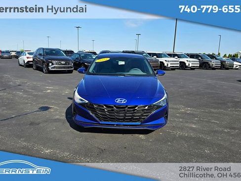 Used 2023 Hyundai Elantra SEL FWD image 2