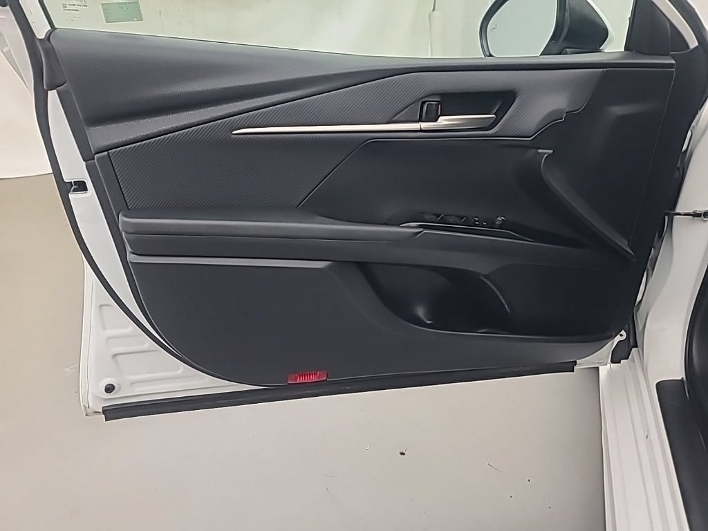 Used 2025 Toyota Camry SE FWD image 23