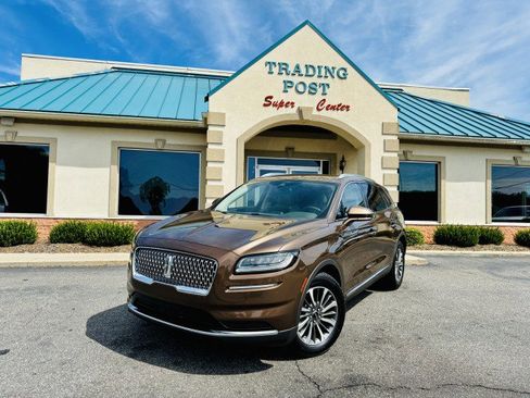 Used 2022 Lincoln Nautilus FWD w/ Premium Package image 25