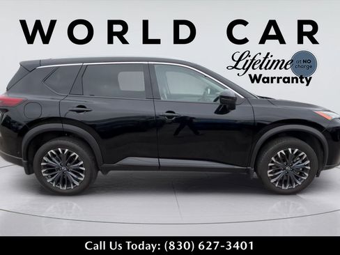 Used 2025 Nissan Rogue SL w/ Tech Package FWD image 2