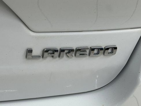 Used 2023 Jeep Grand Cherokee Laredo w/ Luxury Tech Group I AWD/4WD image 31