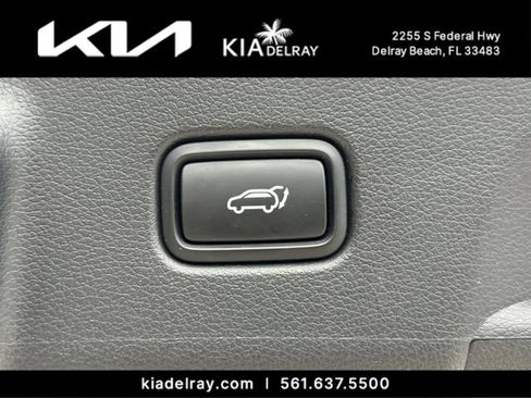 Used 2023 Hyundai Palisade Limited FWD image 9