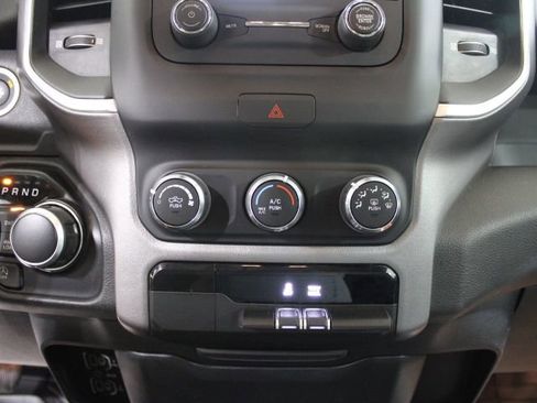 Used 2019 RAM 1500 Big Horn image 25