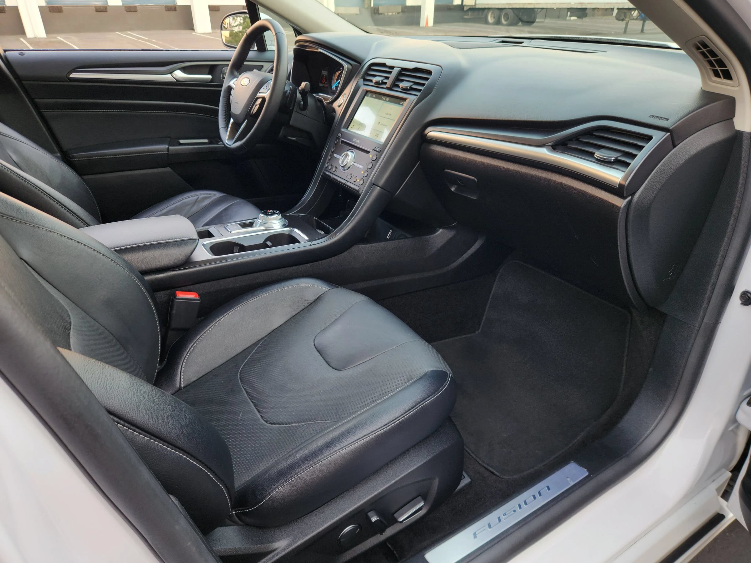 Used 2018 Ford Fusion Titanium AWD/4WD image 18