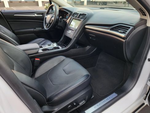 Used 2018 Ford Fusion Titanium AWD/4WD image 18