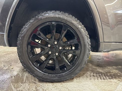 Certified 2020 Jeep Grand Cherokee Altitude image 34