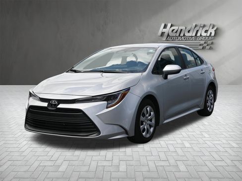 Used 2024 Toyota Corolla LE image 7