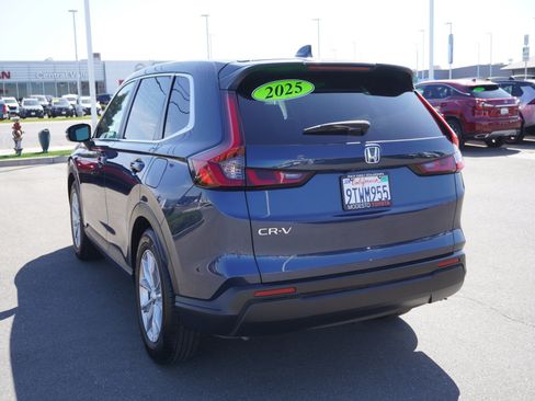 Used 2025 Honda CR-V EX image 8