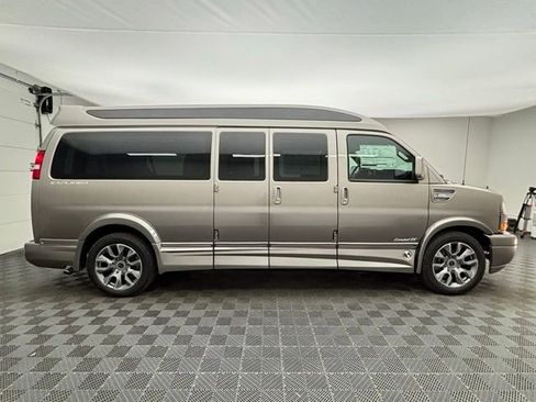 New 2026 GMC Savana 2500 Extended RWD image 6