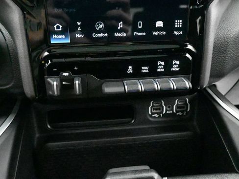 Used 2023 RAM 1500 Big Horn AWD/4WD image 18