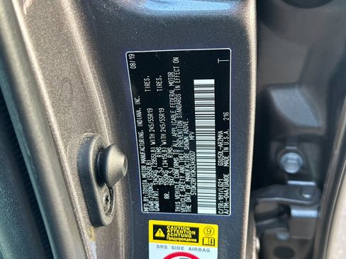 Used 2019 Toyota Highlander SE image 26