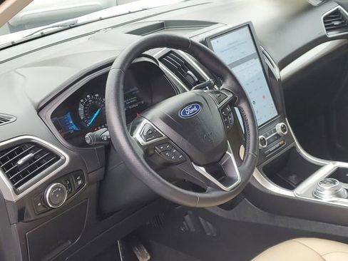 Certified 2024 Ford Edge SEL w/ Convenience Package AWD/4WD image 12