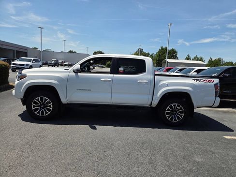 Certified 2023 Toyota Tacoma TRD Sport w/ Advanced Technology Package AWD/4WD image 4