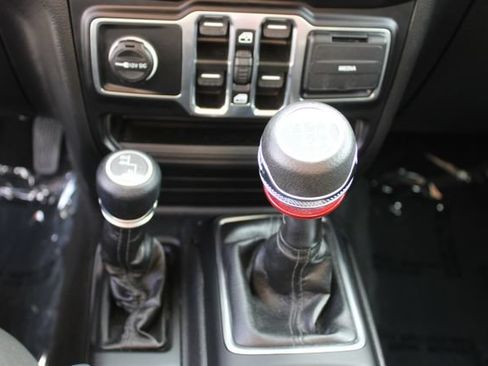 Used 2023 Jeep Wrangler Unlimited Sport AWD/4WD image 18