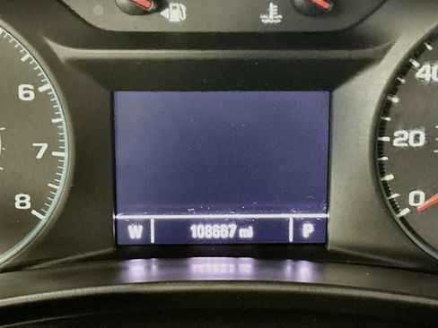 Used 2018 Chevrolet Equinox LT FWD image 15