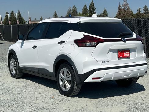 Used 2021 Nissan Kicks S FWD image 7