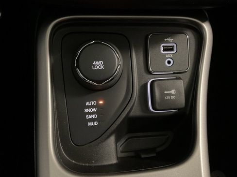 Used 2018 Jeep Compass Latitude w/ Popular Equipment Group image 19