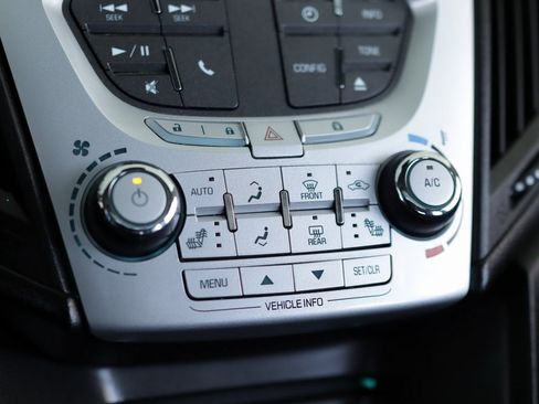 Used 2012 Chevrolet Equinox LTZ image 16