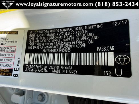 Used 2018 Toyota C-HR XLE FWD image 32